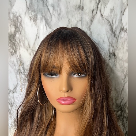 33 Inch Ombre Brown & Blonde wig with highlights with bangs - Picture 13 of 14